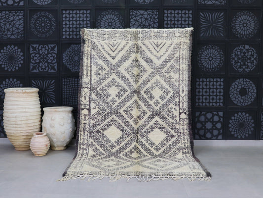 Black and Ivory Tribal Wool Carpet  6x9 - A83
