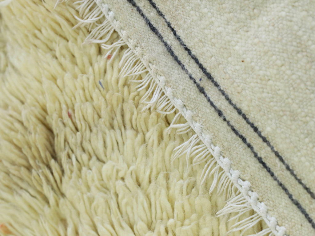 Vintage Moroccan Rug  5x9 - A82