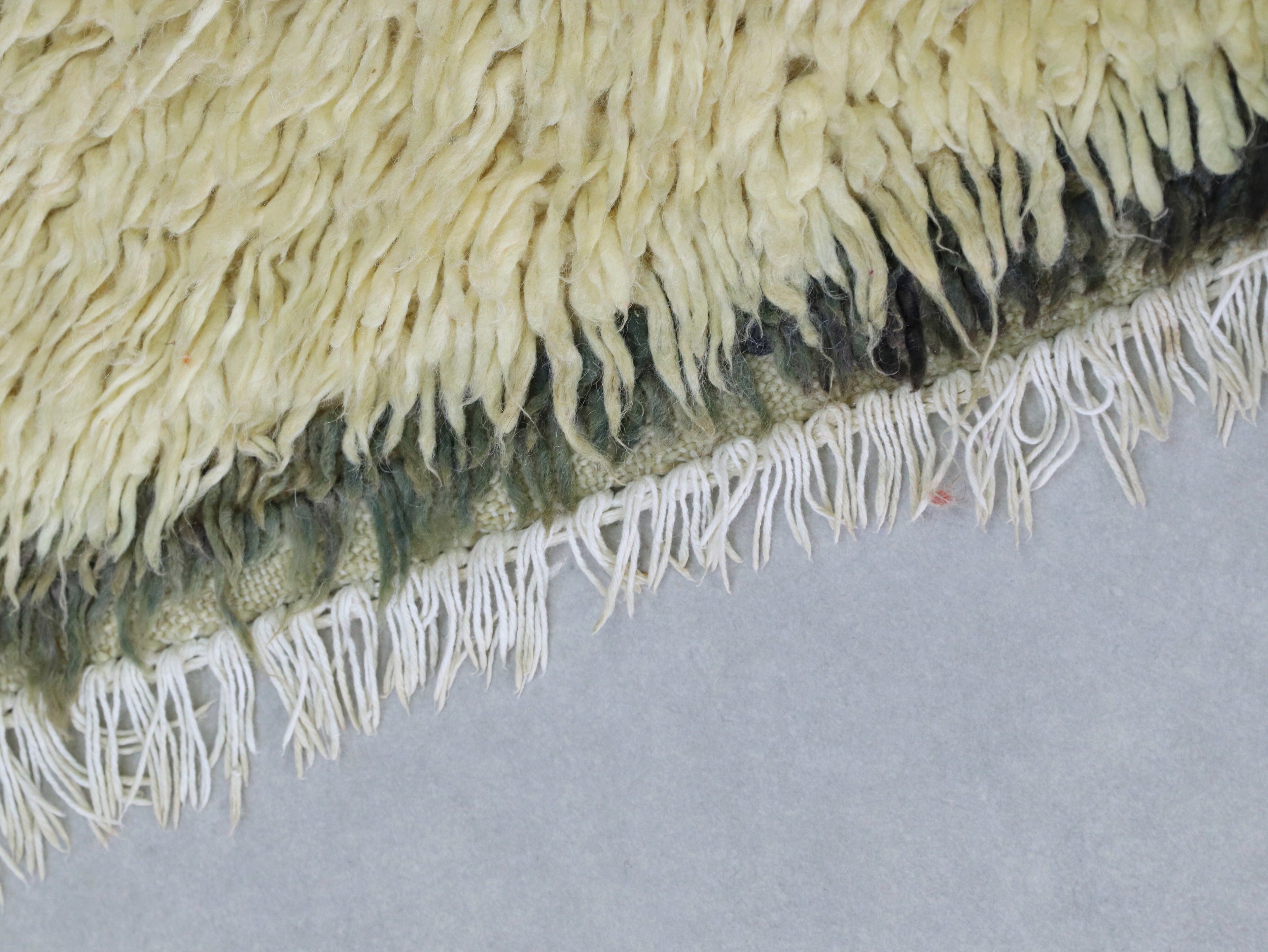 Vintage Moroccan Rug  5x9 - A82