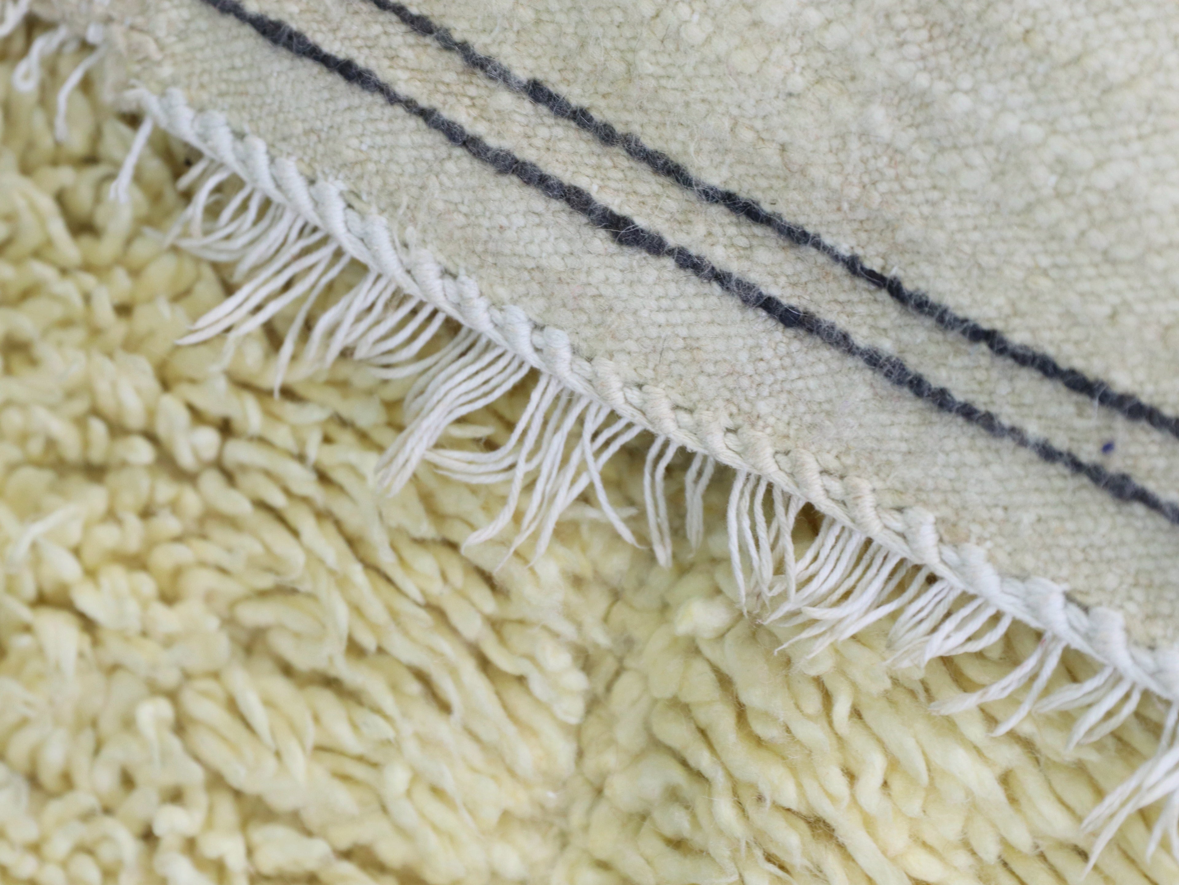 Vintage Moroccan Rug  5x9 - A82